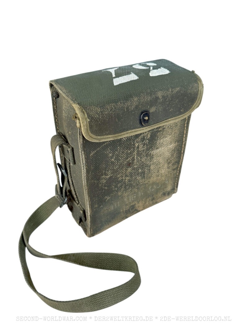 Amerikaanse veldtelefoon EE-8-B in canvas tas 1944