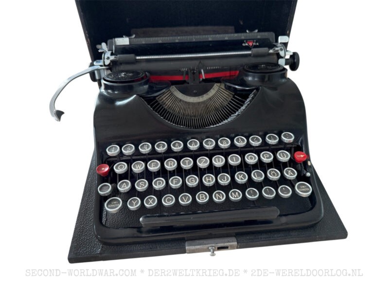 Duitse Groma N typemachine in koffer Waffen-SS 1942