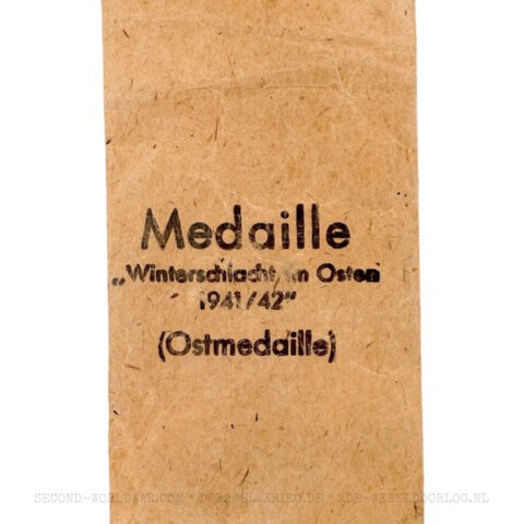Duitse Oostfrontmedaille (Winterschlacht im Osten) zakje / envelop Metall- und Kunststoff